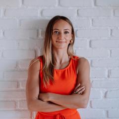 Lizzie Earl - Stakked with Stakked