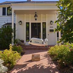 Turning the World's Toughest Critics into Drone Delivery Champions - Zipline with 